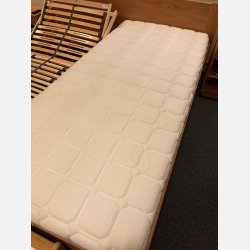 Skummadras 2-i-1 (vendbar) Udstillingsmodel med lille fejl i siden